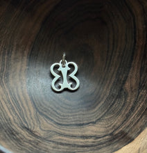 Load image into Gallery viewer, Pempamsie Charm