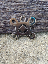 Load image into Gallery viewer, Sunsum Charm