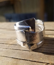 Load image into Gallery viewer, Textured love Ring 2