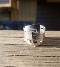 Load image into Gallery viewer, Textured love Ring 2