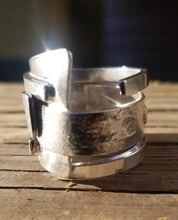 Load image into Gallery viewer, Textured love Ring 2