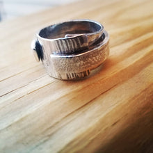 Load image into Gallery viewer, Textured Love Ring 3