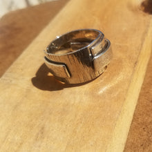 Load image into Gallery viewer, Textured love Ring