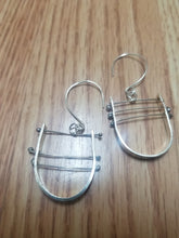 Load image into Gallery viewer, Mi Simple Earrings