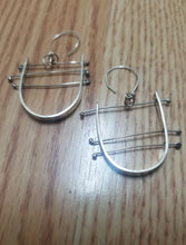 Load image into Gallery viewer, Mi Simple Earrings