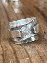 Load image into Gallery viewer, Textured Love Ring 9