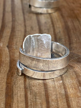 Load image into Gallery viewer, Textured Love Ring 7