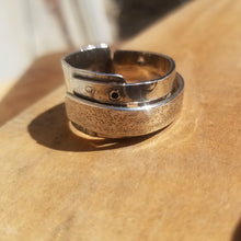 Load image into Gallery viewer, Textured love Ring
